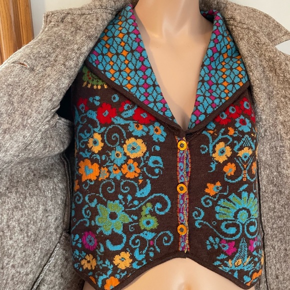 Closing!❄️ 18.5” PTP Rare quality IVKO BEAUTY!! wool Serbia sweater vest top - Picture 4 of 14
